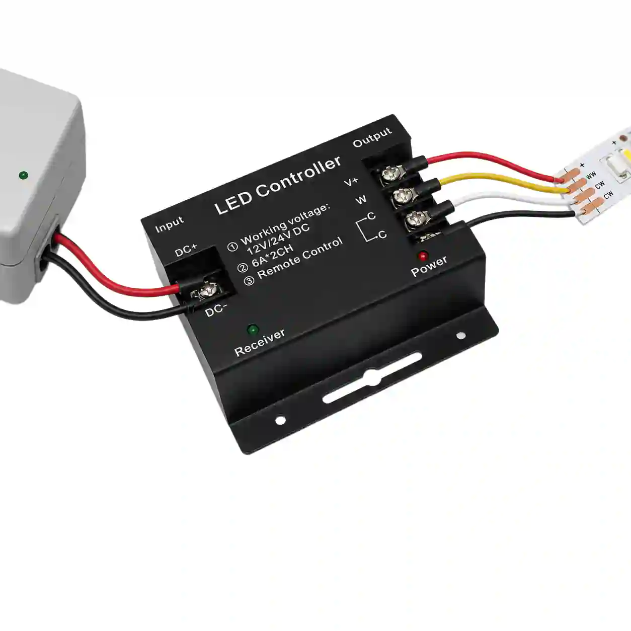 Detail RF přijímače ovladače připojeného mezi zdroj a CCT LED pásek